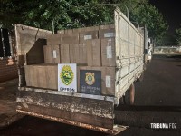 PF e BPFRON apreendem caminhão com cigarros contrabandeados em Itaipulândia