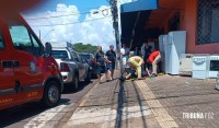 Motociclista é socorrida pelo Siate após colisão na Av. República Argentina