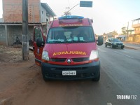 Motociclista é socorrido pelo Siate após colidir contra um muro na Av. Morenitas