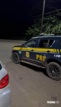 PRF apreende 30 quilos de maconha em carro que tentou fugir de abordagem e caiu em buraco em STI