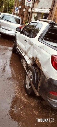 Veículo colide com outros cinco carros no centro de Puerto Iguazu