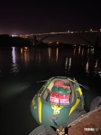 Policia Federal apreende bote inflável com fardos de maconha no Rio Paraná