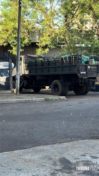 Policia Federal e forças militares apreendem embarcação com cigarros contrabandeados em SMI