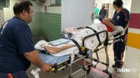 SAMU transfere vítima alvejada tiros do UPA para o Hospital Municipal