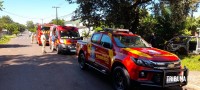 Bombeiros resgatam idoso que caiu no rio "bostinha"