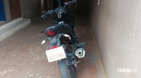 PM prende duas pessoas com moto furtada no Bairro Portal da Foz