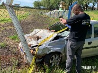 Motorista morre após atravessar muro com veículo e atingir alambrado em SMI 