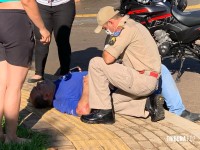 Motociclista é socorrido pelo Siate após colisão na Vila Claudia