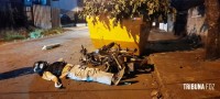 Motociclista fica gravemente ferido após colidir a moto contra uma caçamba de entulho na Vila Adriana I