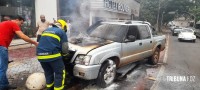 Bombeiros intervém em incêndio veicular no Boicy