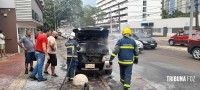 Bombeiros intervém em incêndio veicular no Boicy