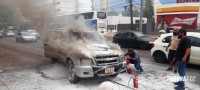 Bombeiros intervém em incêndio veicular no Boicy