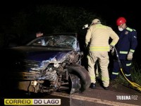 Duas pessoas ficam feridas em grave acidente envolvendo carro e carreta na PR-317, em Santa Helena