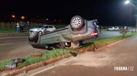 Mecânico pega carro de cliente e acaba capotando no Bairro Cidade Nova