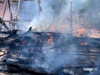 Bombeiros intervém em incêndio a residência no Bairro Morumbi