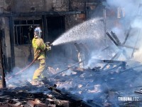 Bombeiros intervém em incêndio a residência no Bairro Morumbi