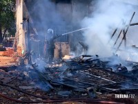 Bombeiros intervém em incêndio a residência no Bairro Morumbi