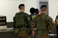 Militares do Exercito Brasileiro prende adolescente com drogas em Santa Terezinha de Itaipu