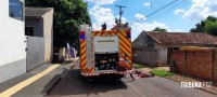 Bombeiros intervém em principio de incêndio a residência no Bairro Porto Meira