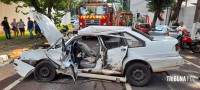 Duas pessoas feridas após colisão entre carro e ônibus na Vila Maracanã