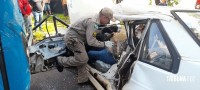 Duas pessoas feridas após colisão entre carro e ônibus na Vila Maracanã