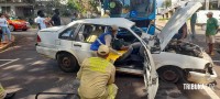 Duas pessoas feridas após colisão entre carro e ônibus na Vila Maracanã