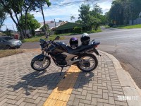 Siate socorre passageira da moto após colisão na Av. Javier Koelbel