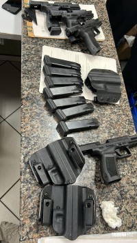 Policia Federal, Receita Federal e Força Nacional prendem paraguaio com pistolas em fundo falso de veículo