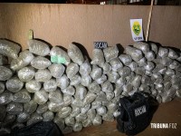 ROCAM apreende 373 Kg de maconha tipo capulho no Bairro Campos do Iguaçu