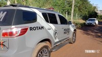 ROTAM recupera veículo roubado abandonado na área rural de Foz