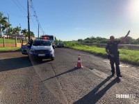 Motociclista é socorrido pelo Siate após colisão na Av. Perimetral Leste