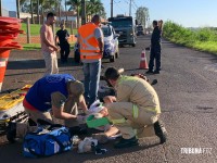 Motociclista é socorrido pelo Siate após colisão na Av. Perimetral Leste