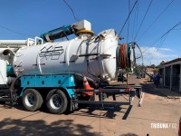 PM é acionado após caminhão derrubar poste e danificar padrões de luz no Bairro Portal da Foz