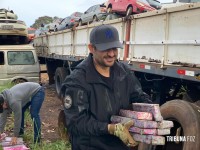 GDE da Policia Civil prende duas pessoas e apreende carreta com 215 Kg de drogas ocultas nos pneus