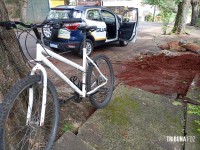 Guarda Municipal localiza bicicleta abandonada próximo a barranca do Rio Paraná