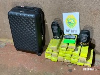 ROTAM prende mulher com 30 tabletes de maconha na BR-277