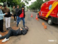 Motociclista é socorrido pelo Siate após colidir contra entulhos no Bervely Falls Park