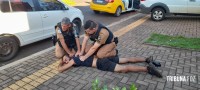 Policia Militar e SAMU socorrem homem com distúrbio na Av. Javier Koelbel