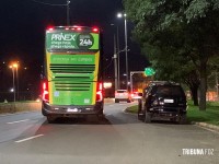 Unidade de Cães de Serviço (K9) do CHOQUE realizam abordagens a ônibus na Av. Costa e Silva