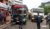 Motociclista fica gravemente ferido após colisão no centro de Ciudad Del Este