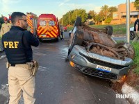 Um dos veículo mais seguros do mundo capota na BR-277 em Foz do Iguaçu