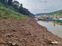 Voluntários retiram 500 quilos de lixo das encostas dos rios Iguaçu e Paraná