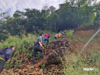 Voluntários retiram 500 quilos de lixo das encostas dos rios Iguaçu e Paraná