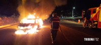 Bombeiros intervém em incêndio a veículo no final da Av. General Meira