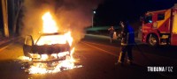 Bombeiros intervém em incêndio a veículo no final da Av. General Meira