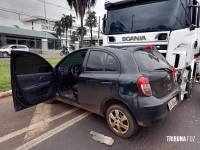 Veículo roda na pista e é atingido por carreta na BR-277 