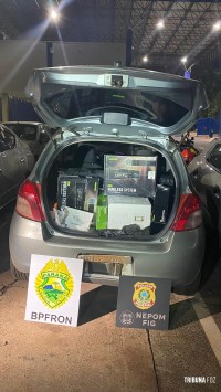 BPFRON e Policia Federal apreendem cigarros e mercadorias contrabandeadas em Foz do Iguaçu