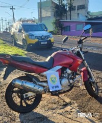 Militares da RPA Oeste recuperam moto furtada no Jardim Jupira