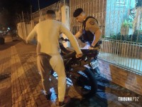 PM de folga intervém em roubo e termina com um assaltante baleado e outro preso