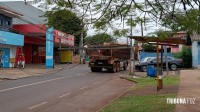 Caminhão caçamba derruba poste de energia e deixa parte do Bairro Porto Belo sem luz